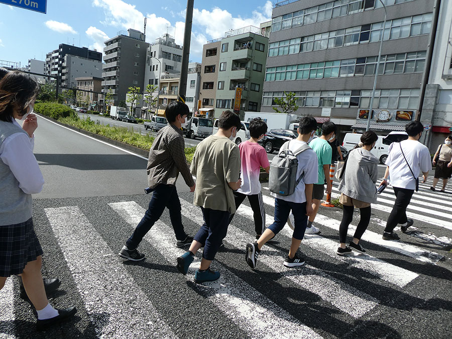 【横浜】秋晴れの空の下、公園へ! ~公園企画(自由選択学習 「in the park」)~